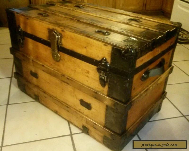 1800&#39;s Antique Victorian Flat Top Steamer Trunk with Lift Out Tray for Sale in United States