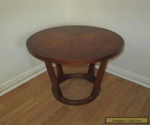 Item Lane Mid Century Modern Small Round Walnut Side / End Table Sculptural Base  for Sale