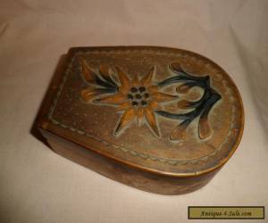 Item ANTIQUE CARVED WOODEN COLLAR BOX for Sale