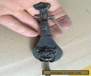 Item Rare old style brass carved lute the lock and key for Sale