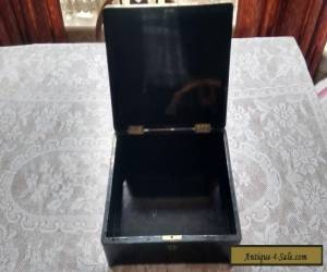 Item Lacquered Wooden Box Inlaid Japanese Style for Sale