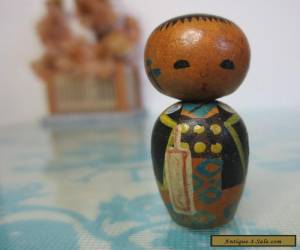 Item Small 3.5cm Vintage Japanese Kokeshi boy in haori handturned wood nodder Doll for Sale