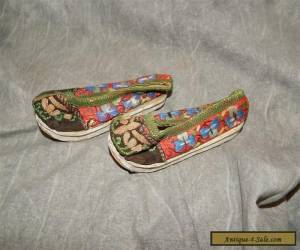 Item Antique Chinese Gold Metalic Thread Embroidered Bound Feet or childs shoes for Sale