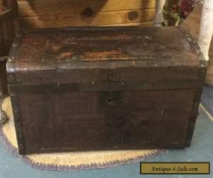 Item PrimitiVe Wood Trunk Slat Top With Tray Antique for Sale