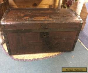 Item PrimitiVe Wood Trunk Slat Top With Tray Antique for Sale