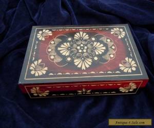 Item ATTRACTIVE VINTAGE WOODEN HAND CARVED BOX for Sale