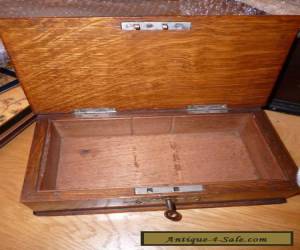 Item VICTORIAN OAK GAMES BOX WITH CARD DISPLAY DECORATION ON LID for Sale