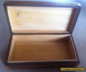 Item ANTIQUE / VINTAGE WOODEN BOX WITH BEAUTIFUL CARVED DETAIL ALL AROUND IT. for Sale