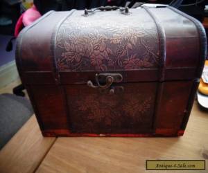 Large wooden box for Sale