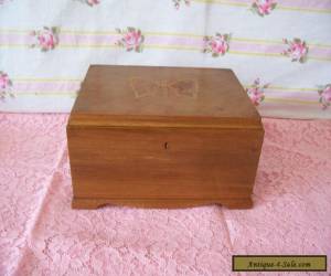 ANTIQUE/VINTAGE  WOODEN BOX 8" X 4.4" WITH BUTTERFLY DETAIL TO LID  for Sale