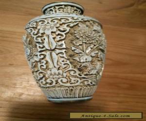 Item Chinese carved vase, Ivory Dynasty. for Sale