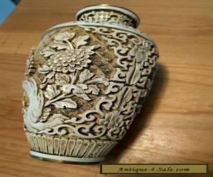 Item Chinese carved vase, Ivory Dynasty. for Sale