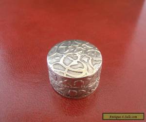 ANTIQUE / VINTAGE SOLID SILVER IRAQI PILL BOX for Sale