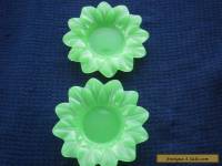 Vintage green glass flower shaped trinket dishes (2) - 99 cent start 