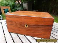 LOVELY ANTIQUE VINTAGE MAHOGANY JEWELLERY BOX WITH BRASS INSERTS.