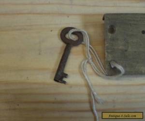 Item QUALITY ANTIQUE BRASS BOX LOCK AND KEY OAK PINE TEA CADDY for Sale