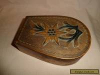 ANTIQUE CARVED WOODEN COLLAR BOX