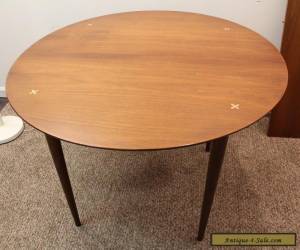 Item Mid Century Danish Modern Unusual Round Walnut Extension Dining Table  for Sale