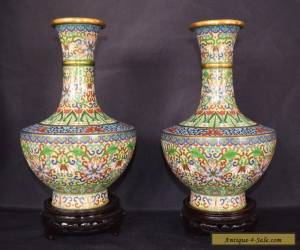  LOVELY PAIR OF LARGE VINTAGE CHINESE CLOISONNE VASES ON WOODEN STANDS for Sale