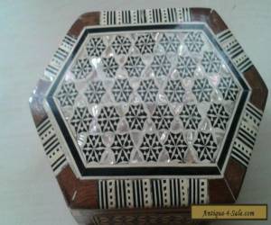 Antique Tunbridge mother of pearl inlaid trinket box  for Sale