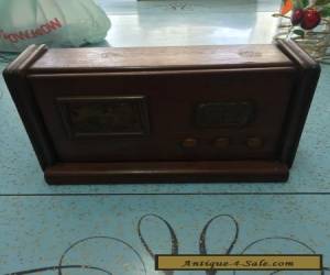 Item vintage retro wooden cigarette case dspenser in the shape of a radio treen for Sale