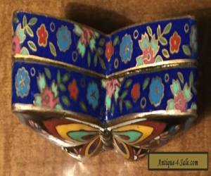 Item VINTAGE / ANTIQUE CHINESE CLOISONNE ENAMEL BUTTERFLY TRINKET BOX for Sale