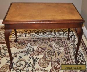 Item ATTRACTIVE VINTAGE LEATHER TOP MAHOGANY COFFEE TABLE, LONG OCCASIONAL END TABLE for Sale