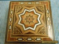 STUNNING INLAID DECORATED TRINKET BOX/Marquetry /MOTHER OF PEARL